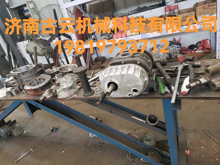 大双油箱风机(图1) 大双油箱风机(图1)